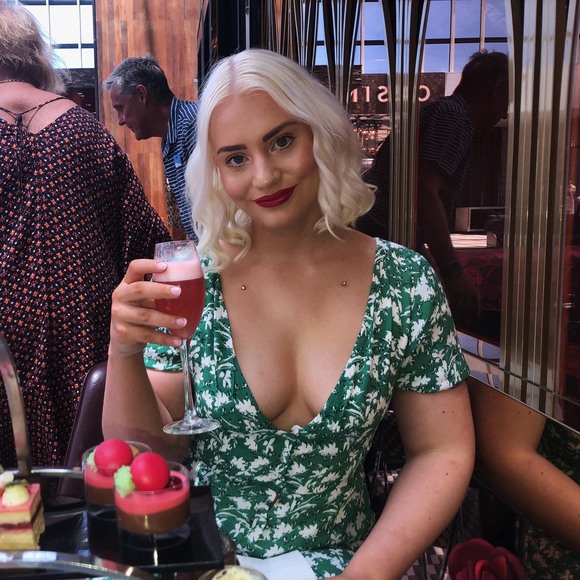 Meet your Posher, Brielle - Picture 1 of 1